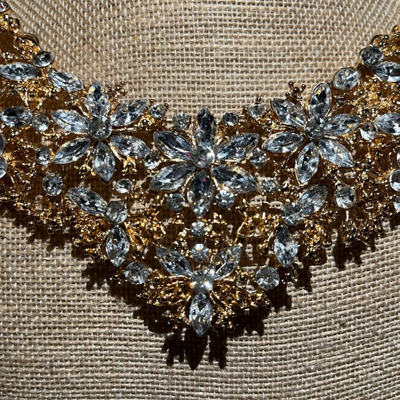 Vintage Floral Gold and Diamond Statement Necklace - Picture 4 of 9